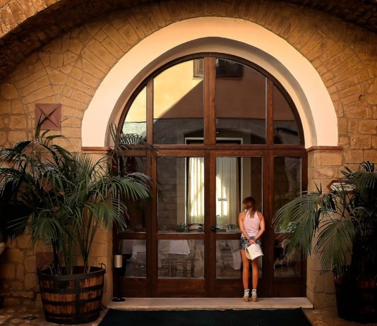 4 Outdoor Living Styles For Spring