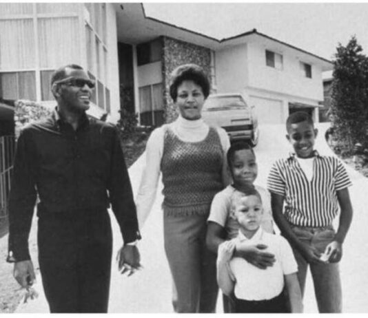 Ray Charles’s Second Wife, Della Beatrice Howard Robinson: Her Life and Legacy Della Beatrice Howard Robinson