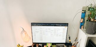 A Desktop Experience Like No Other: iMac Pro i7 4K Desktop