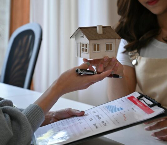 House Inspection Checklist: What Every Buyer and Seller Needs to Know Before, During, and After an Inspection House Inspection