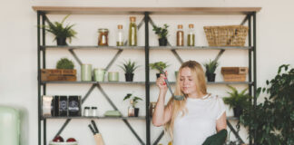 Introducing Midnight Munchies: A Unique Look at Eating at Night on February 9, 2021, 2:15:09 / 4:24:03 food Midnight Munchies