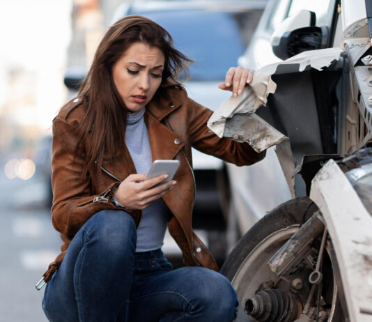 The Role of Reasoning in Promptly Reporting Collisions Promptly Reporting Collisions