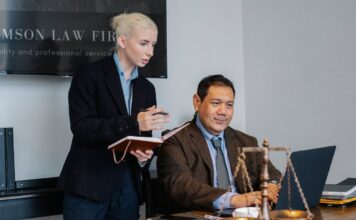 How to Choose the Right Lawyer for Your Case Right Lawyer for Your Case