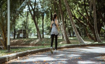 5 Simple Stretches To Increase Speed And Efficiency Stretching for runners