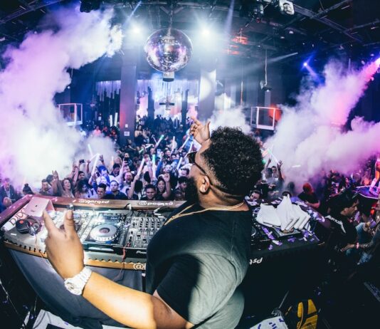 The Pros and Cons of Organizing a Stag Do Abroad vs. at Home Organizing a Stag