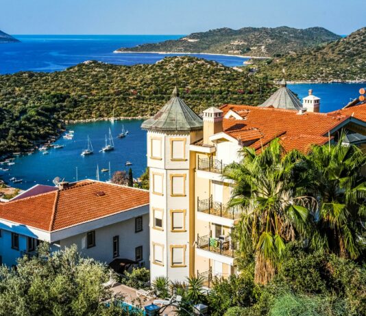 Sun, Sea & Sisterhood: A 5-Day Antalya Escape for the Modern Muse antalya